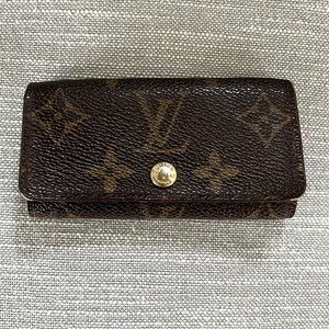 Louis Vuitton Monogram 4 Key Case Holder